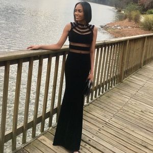 Beautiful classy Black velvet prom dress!